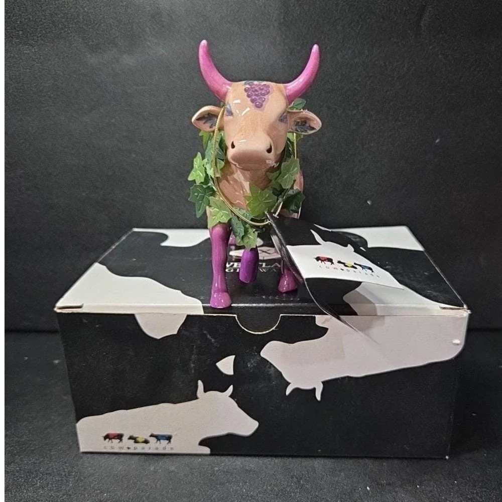 Cow Parade Fine Wine Bovine Figurine, Westland Giftware, #7324, Box and tag